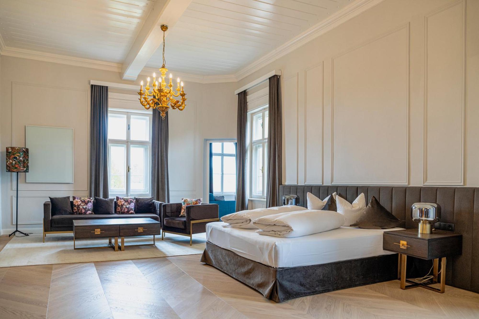 Georgi Schloss - Boutique Hotel Ehrenhausen Exteriör bild