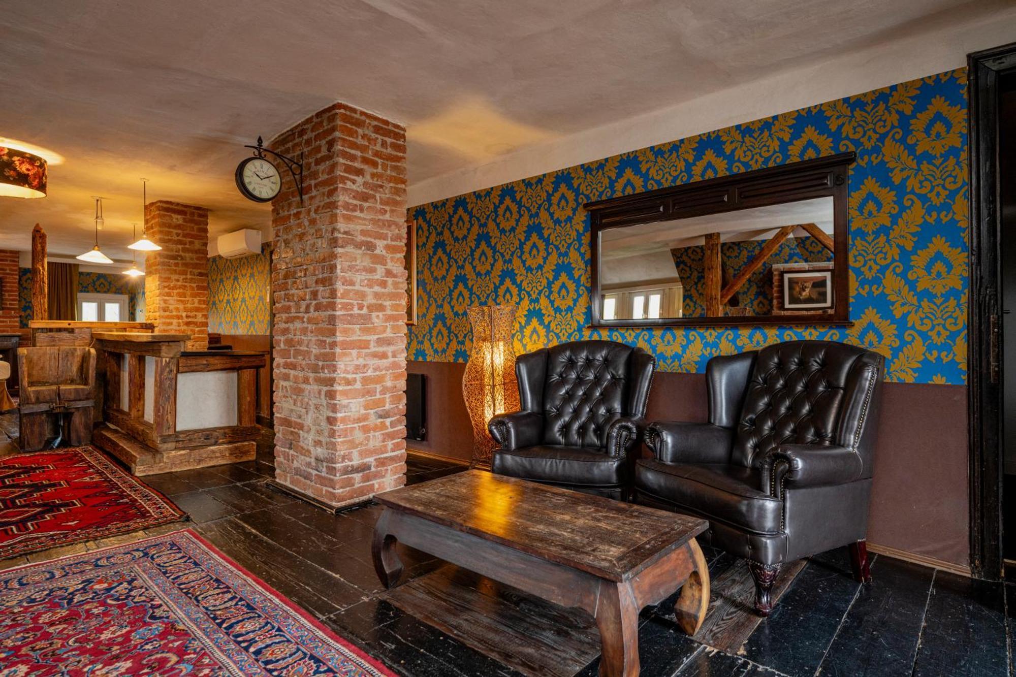 Georgi Schloss - Boutique Hotel Ehrenhausen Exteriör bild